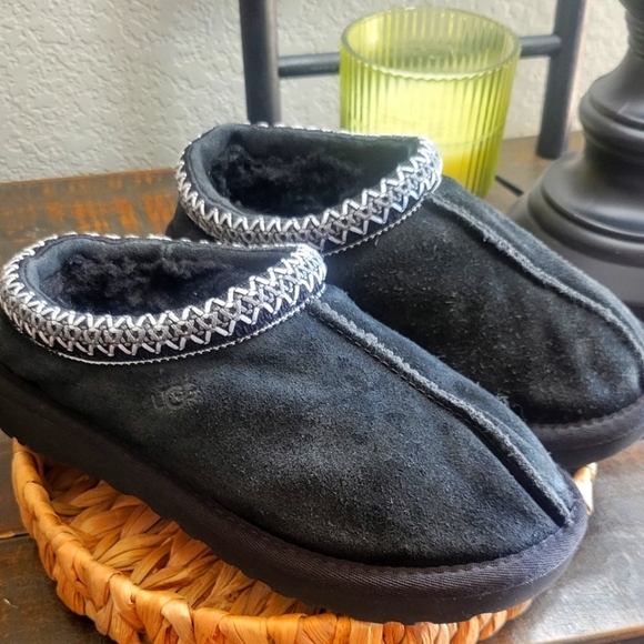 UGG Shoes - UGG Women Size 5 Tasman Black Slippers